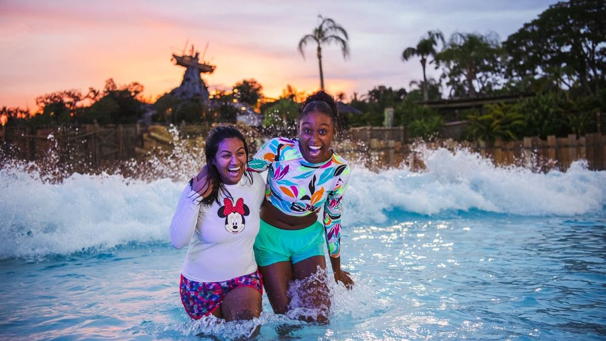 Disneys H20-Glow-After-Dark