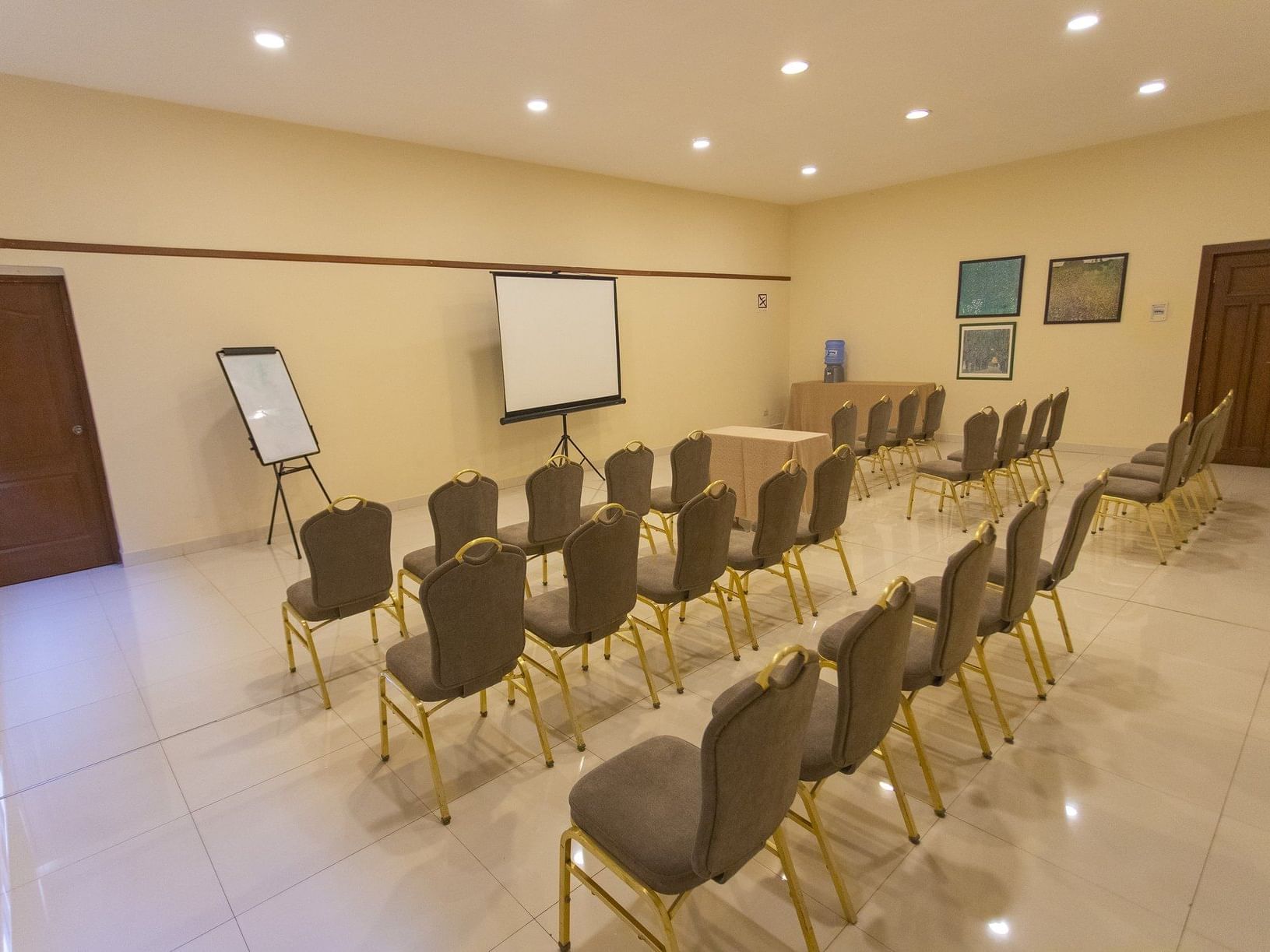 Sala de Reuniones Estilo Aula