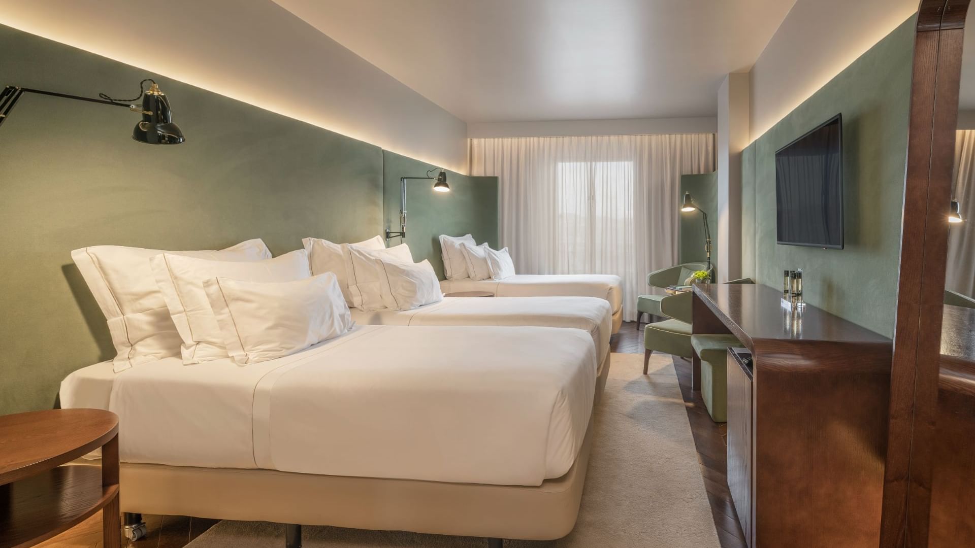3 beds in Standard Plus City View Room at Bensaude Hotels