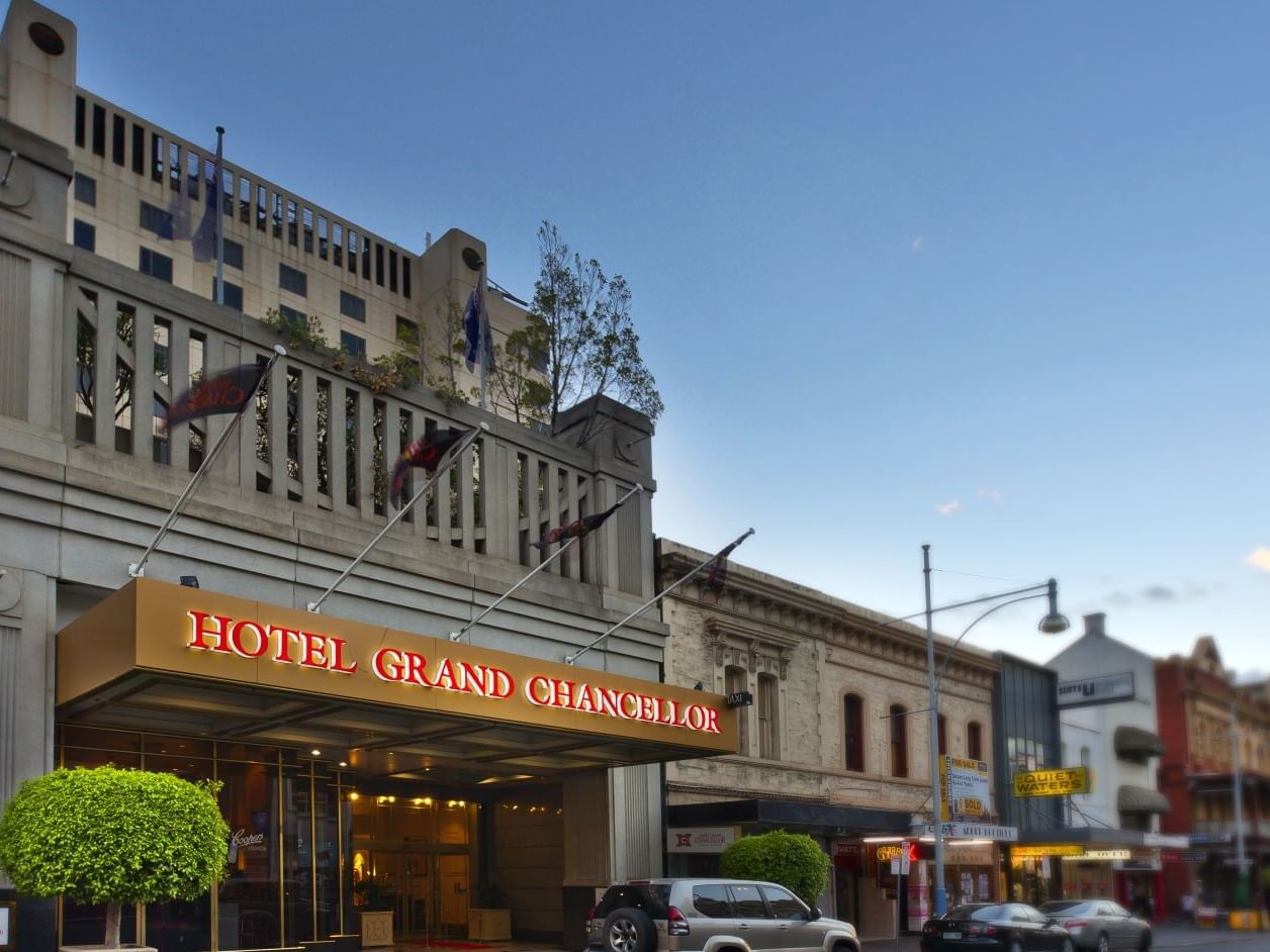 Entrance exterior of Grand Chancellor Adelaide