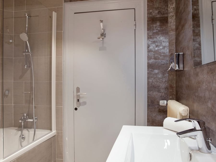 Bathroom vanity in bedrooms at Hotel Bristol