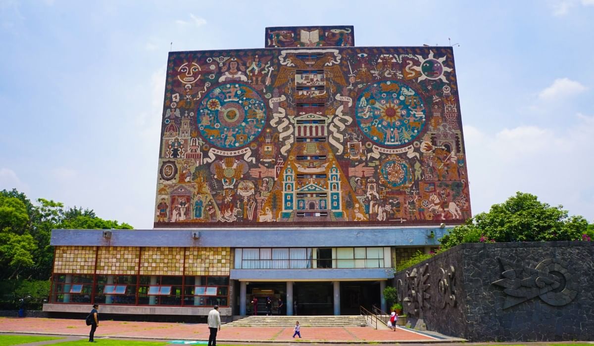 Mural de Juan O'Gorman en el edificio de la Biblioteca Central en Camino Real Hotels, Ciudad de México