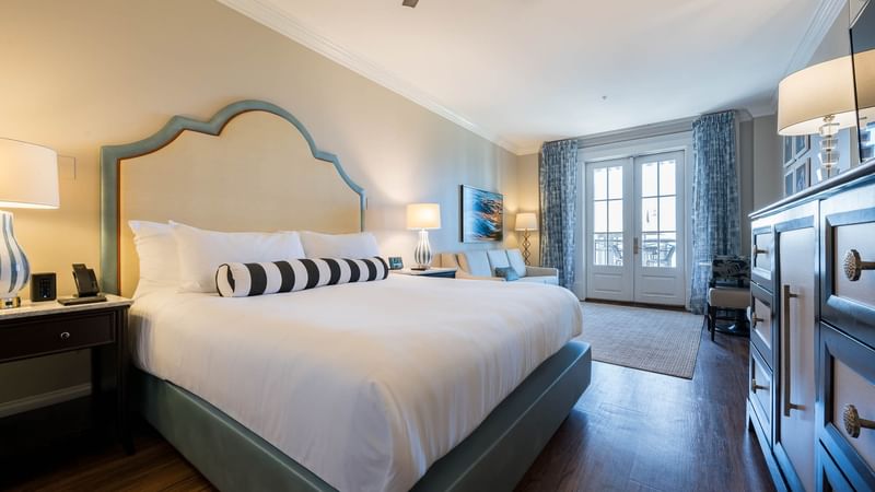 King bed at The Pearl Hotel
