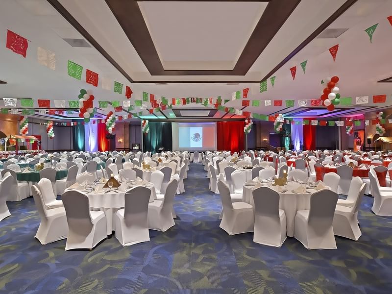 Banquet table setup in an event room at FA Condesa Cancún