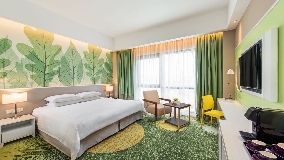 King-size bed in Executive Room at Sunway Velocity Hotel