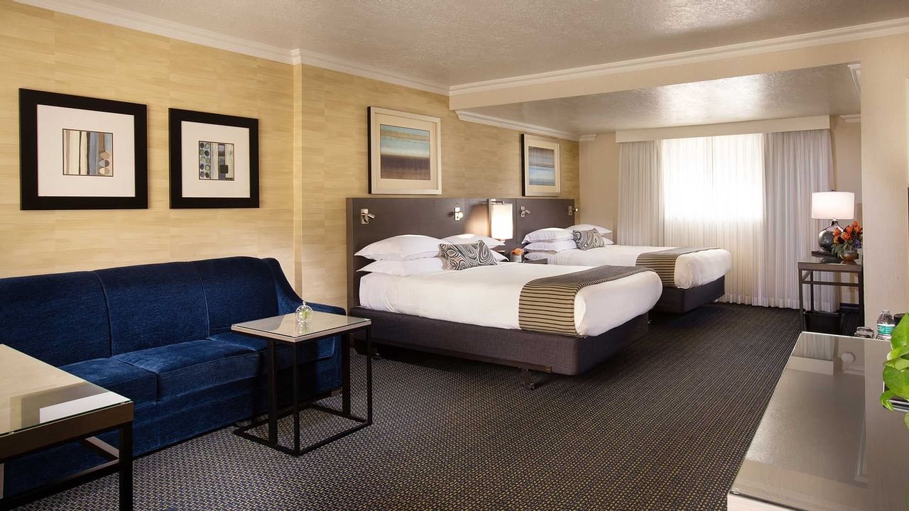 Coast Accessible Two Queens with Garden View