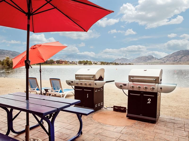 Coast Osoyoos Beach Hotel - Exterior BBQ
