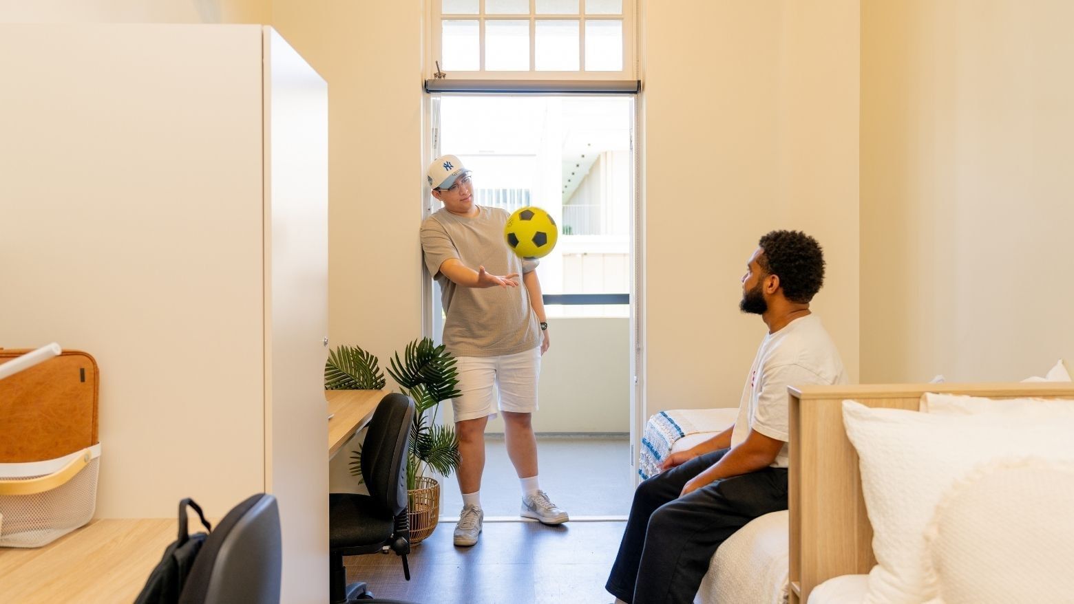 Students in a Twin Room at UniLodge Herston.