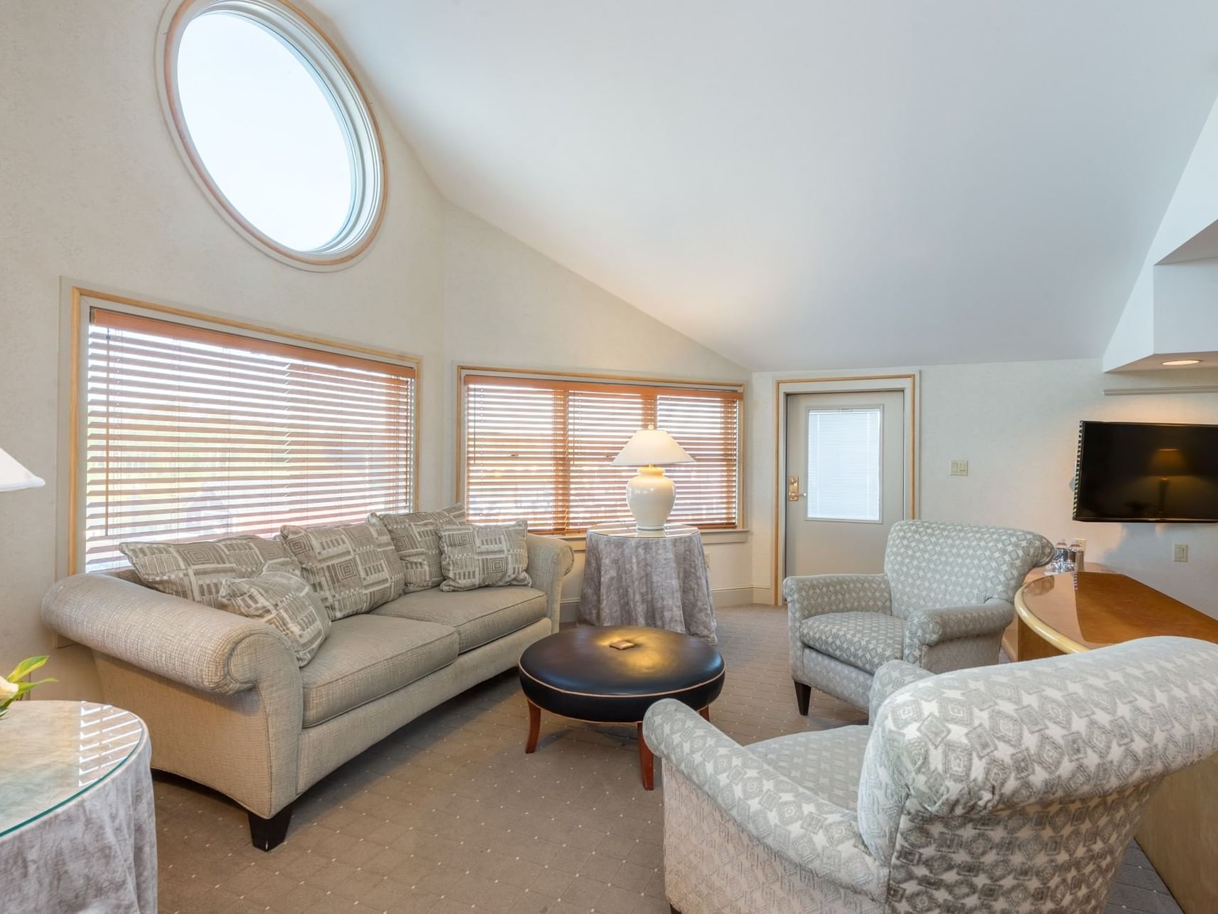 Lounge area in Spa King Suite at The Breakwater Inn & Spa