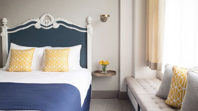 Interior of Deluxe queen room at Warwick San Francisco