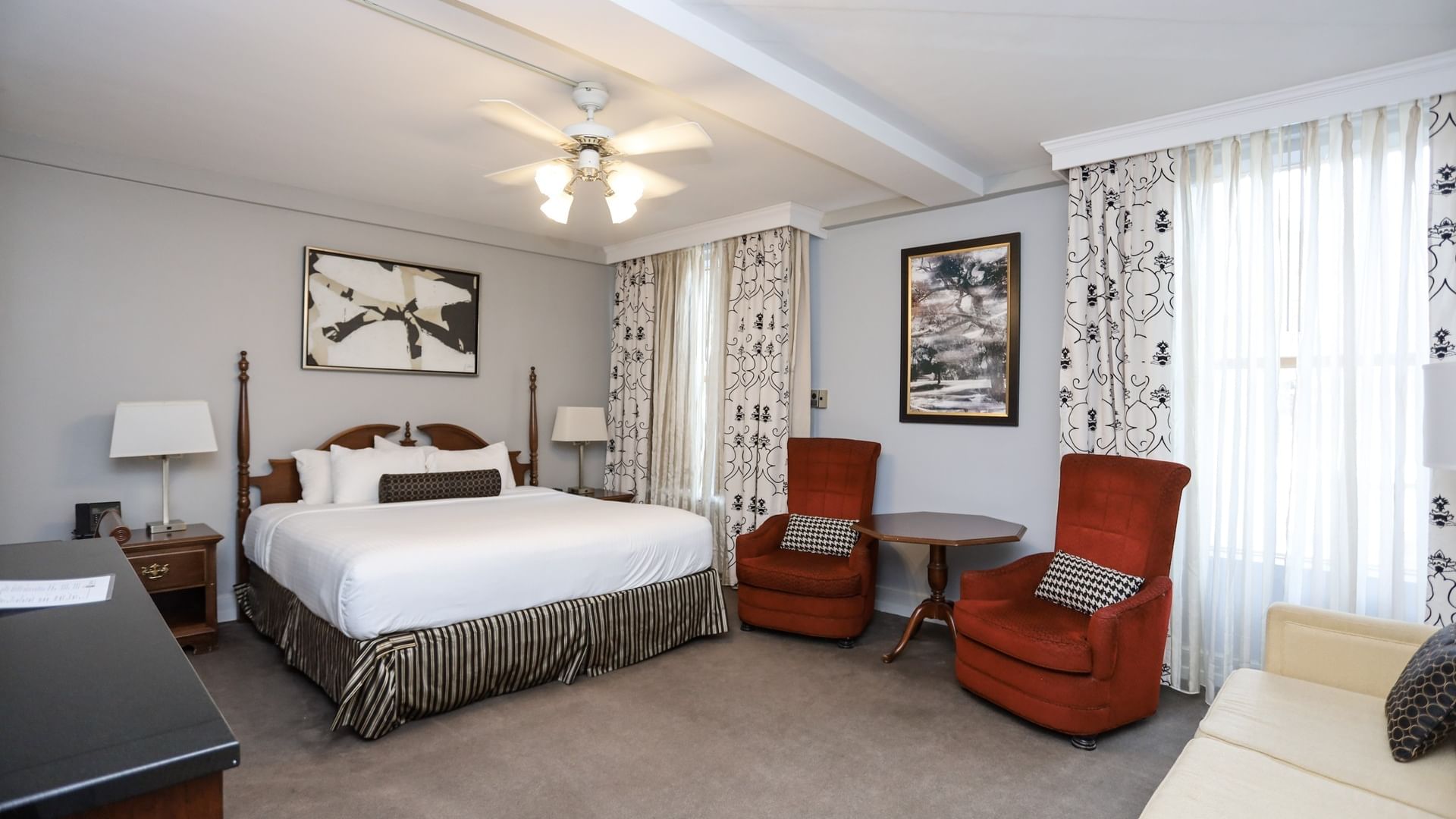 {item.first_photo.alt}