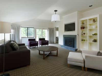 Living area in a room at Topnotch Stowe Resort