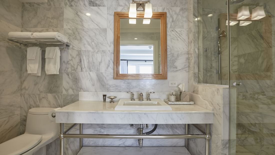 el Prado Palo Alto Guest Bathroom