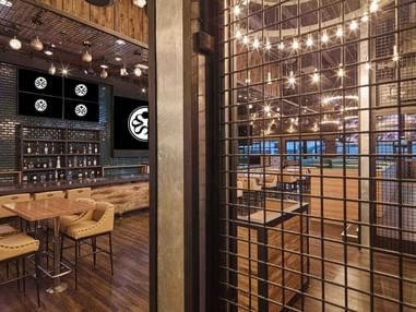 Shark Club Sports Bar & Grill | Plano Restaurants | Sandman Signature Hotel