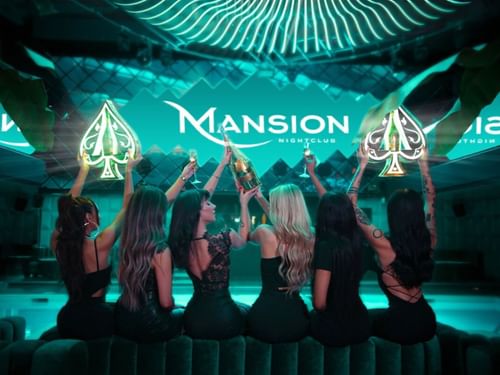 Mansion-Nightclub-Paradox-Hotel-Vancouver