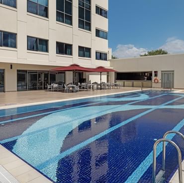  Outdoor pool at Titanic Business Kartal