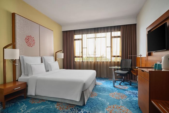 Premier Room with a king bed & desk at Paradox Singapore