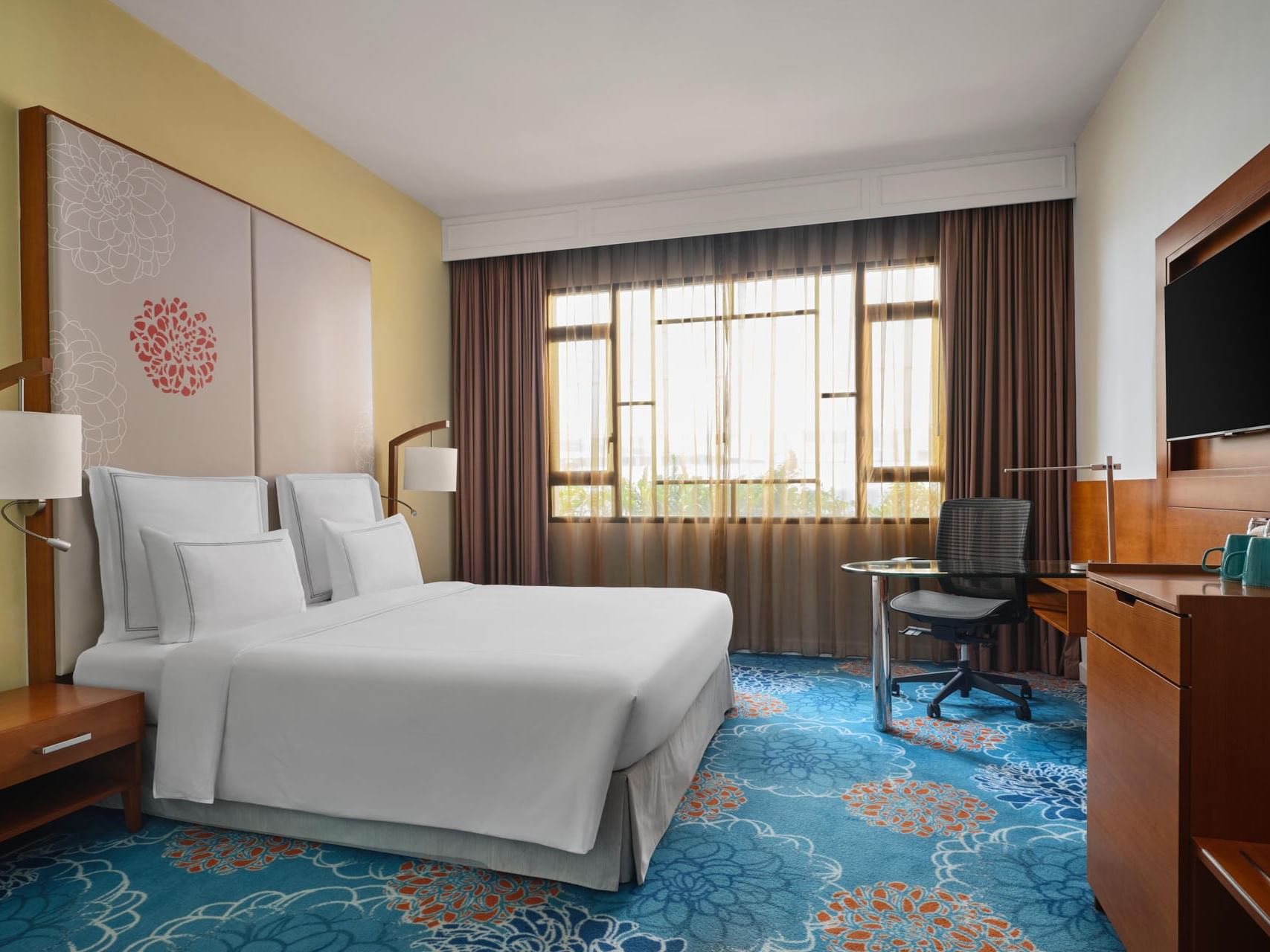 Premier Room with a king bed & desk at Paradox Singapore