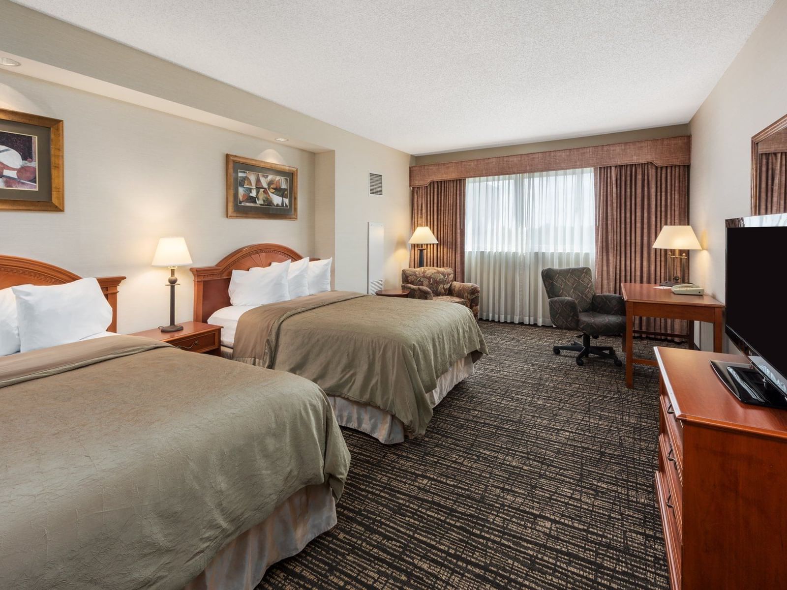 Hotel Accommodations in Topeka KS - Hotel Topeka at City Center