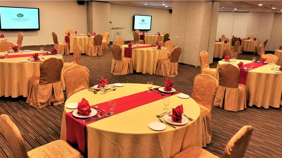 Banquet table set up for the wedding at Sunway Hotel Georgetown
