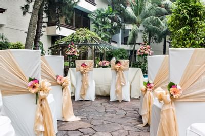 An outdoor Wedding Ceremony at Goodwood Park Hotel