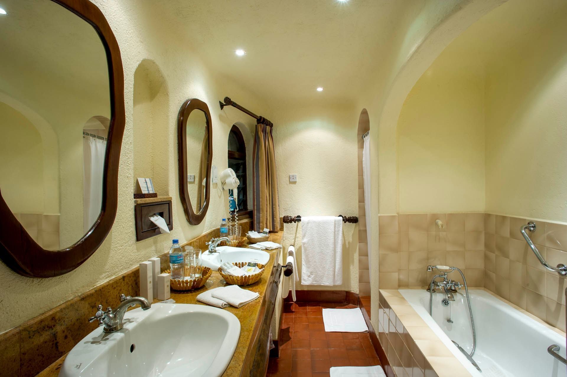 Bathroom in Serengeti Suite at Serengeti Serena Safari Lodge