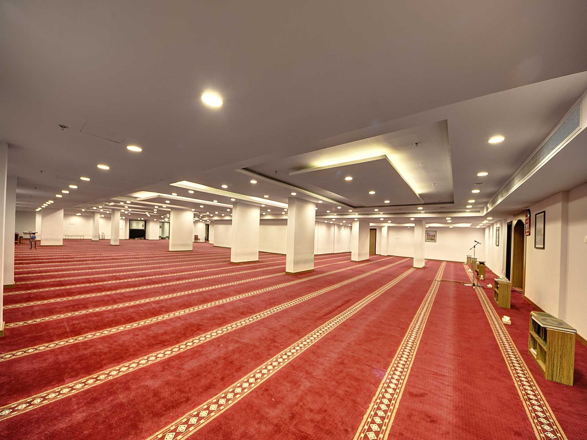 Interior of the spacious Pray Room at Elaf Bakkah Hotel