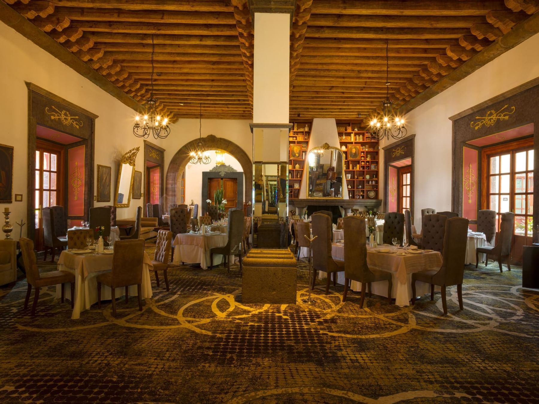 Restaurant Florentino dining area at La Coleccion Resorts
