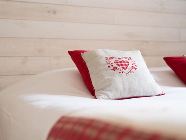 Closeup of Pillows in Chambre Confort at Le Kastelberg