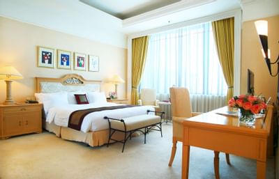 Senator Suite with king bed & work space at Hanoi Daewoo Hotel