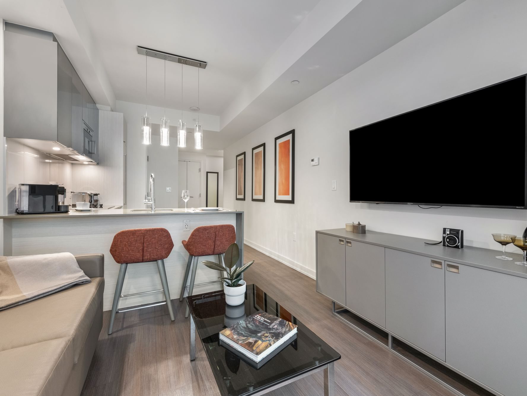 Living area in Junior One-Bedroom at ReStays Ottawa