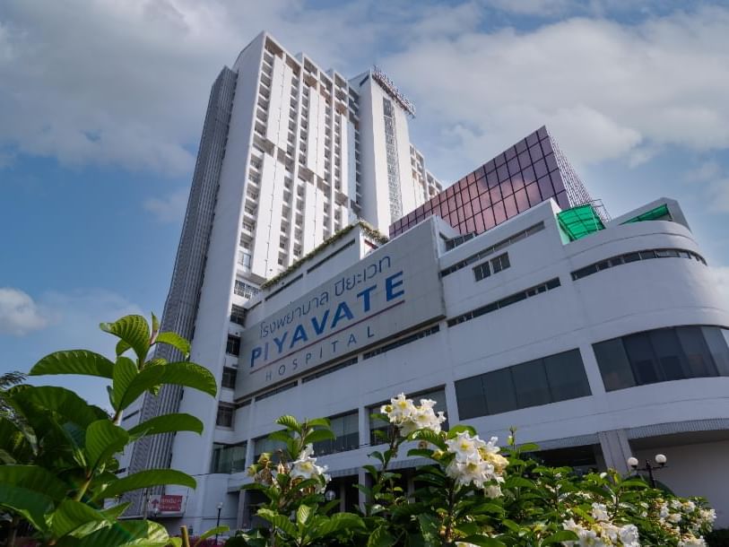 Exterior view of Piyavate International Hospital near Maitria Hotel Rama 9 Bangkok