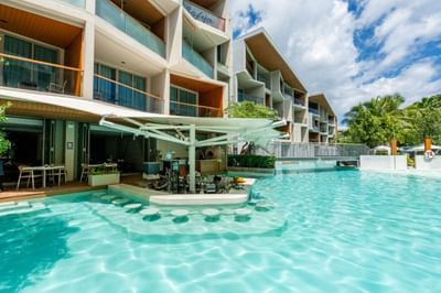 Sapphire Pool Bar