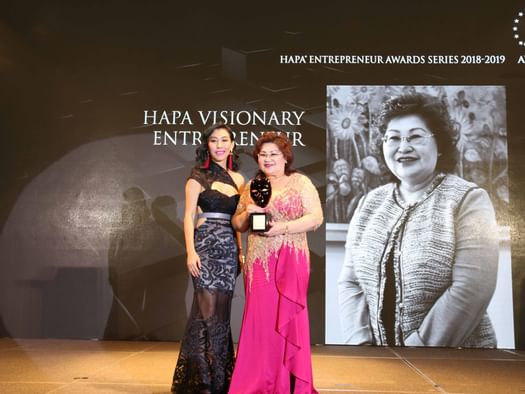 Mandy Chew Siok Cheng earned the outstanding HAPA Visionary Entrepeneur Award