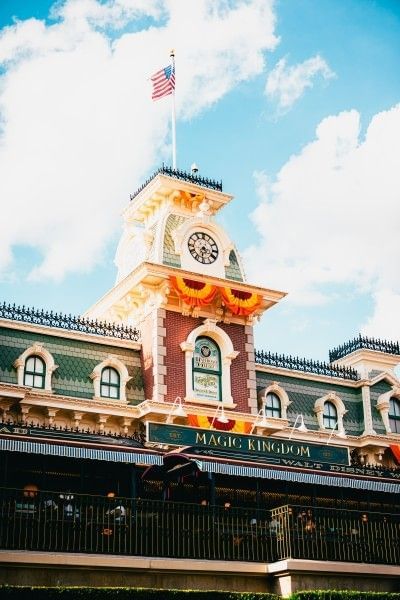 Fall decorations on display at Disney World in September, near Rosen Inn closest to Universal.