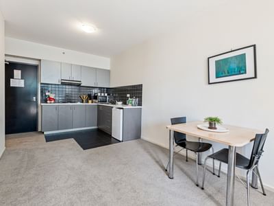 Lonsdale 2 Bed Large Kitchenette Dining