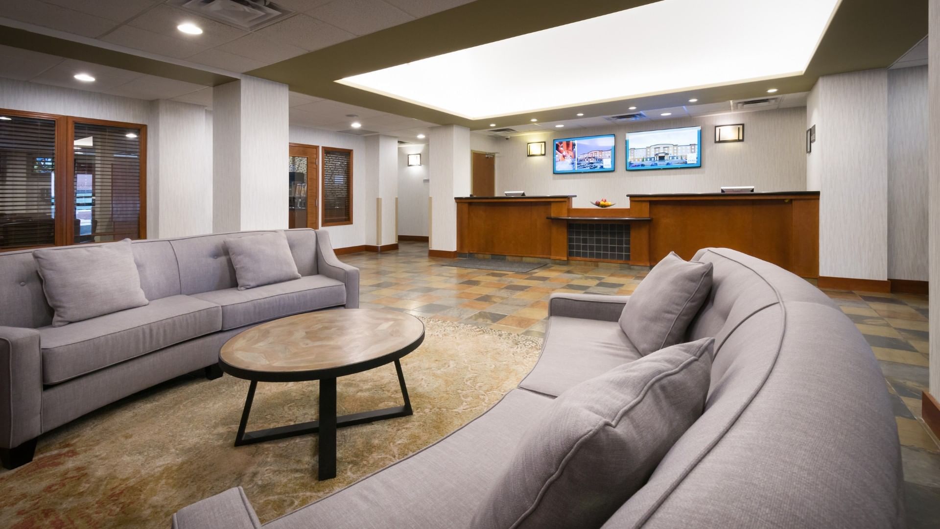 Service Plus Inns & Suites Calgary - Top Calgary Hotel