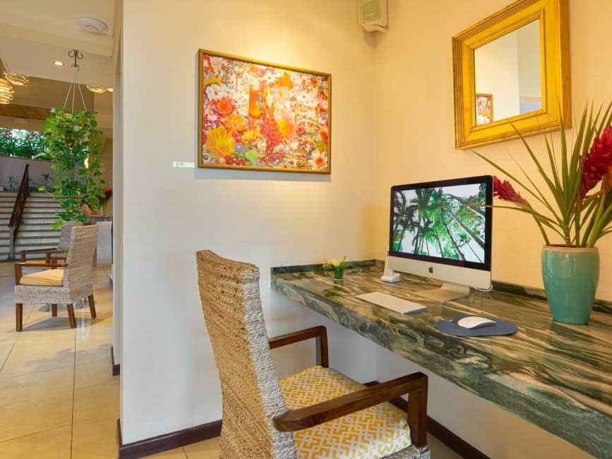 Business Corner at Jardín del Edén Hotel in Tamarindo, Costa Rica