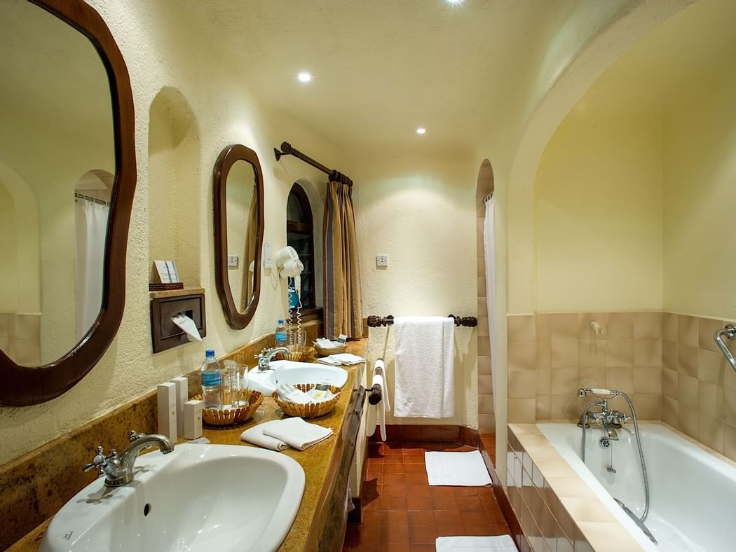 Bathroom in Serengeti Suite at Serengeti Serena Safari Lodge