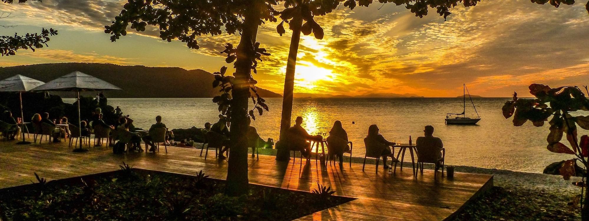 Sunset view from Lovers cove bar at Daydream Island Resort