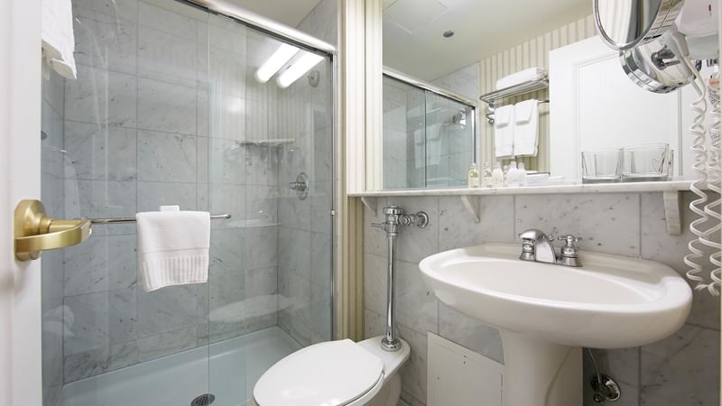 Bathroom in Executive Two Queen Beds Room at Warwick Allerton - Chicago