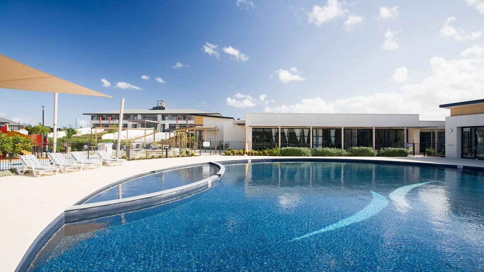 Swimming pool and surrounding at Mercure Kooindah Waters