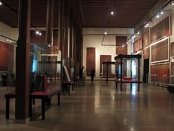 Museum in Istanbul showcasing calligraphy, ceramics, carpets, and metalwork from Islamic and Turkish cultures.