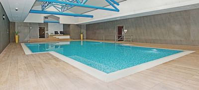 The indoor swimming pool at the Sandman Signature London Gatwick