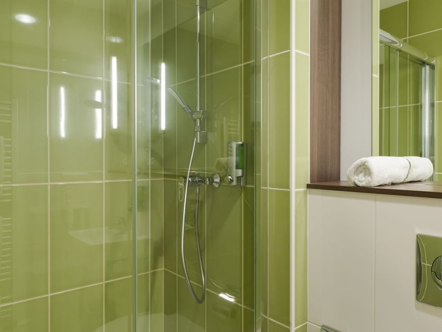 Bathroom vanity in bedrooms at L'Haut' Aile