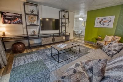 Living room area with modern furniture at Wedgewood Resort