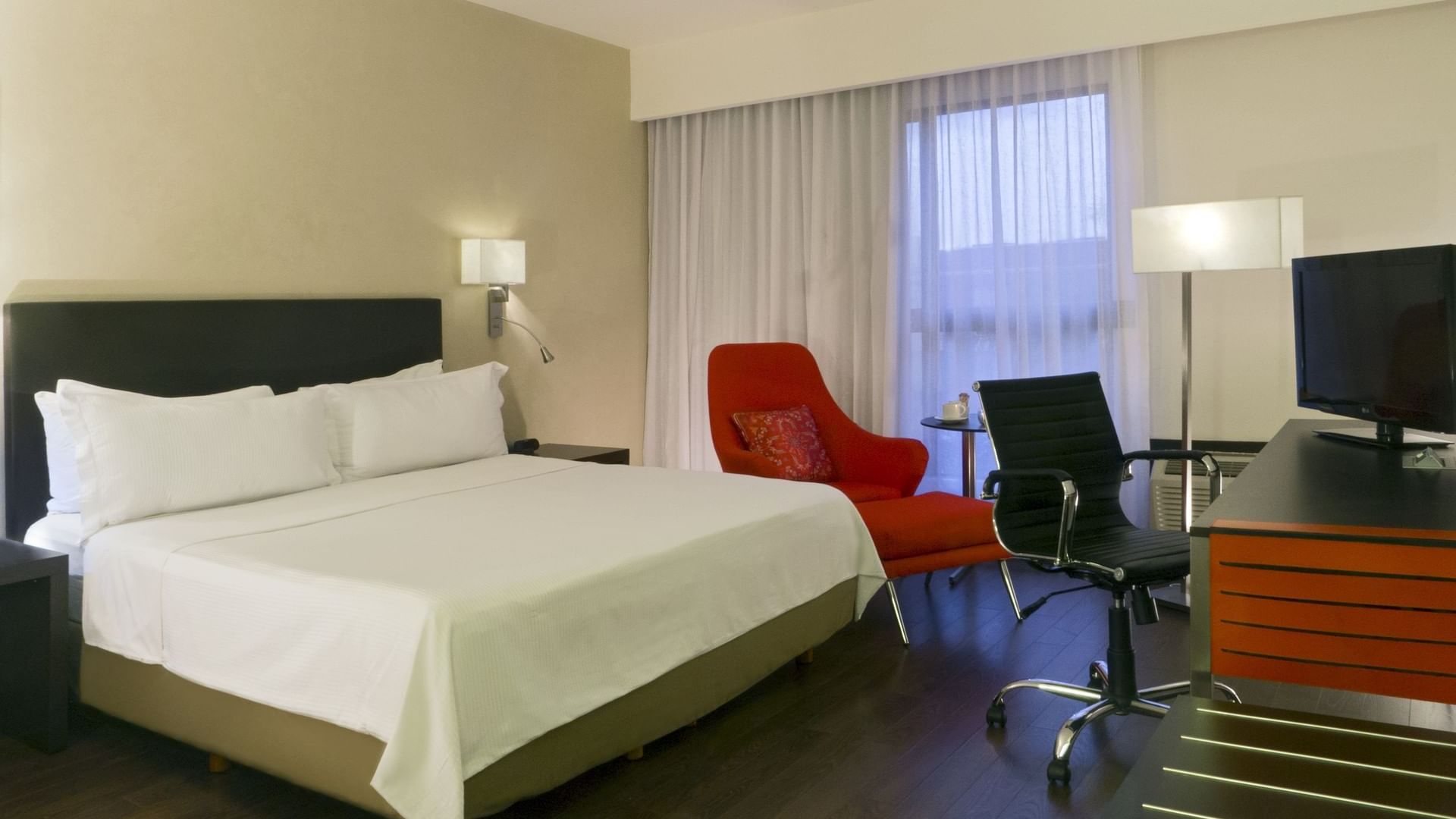 Superior Room with King size bed at Fiesta Inn León