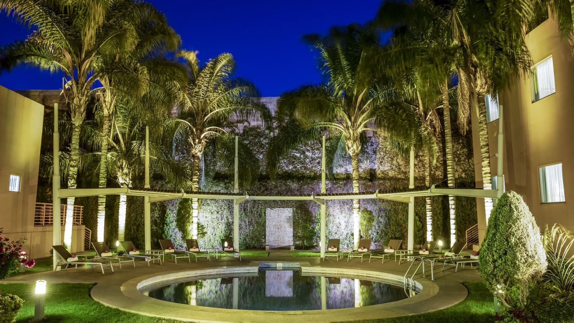 122993364_Pool_8688x5792_result