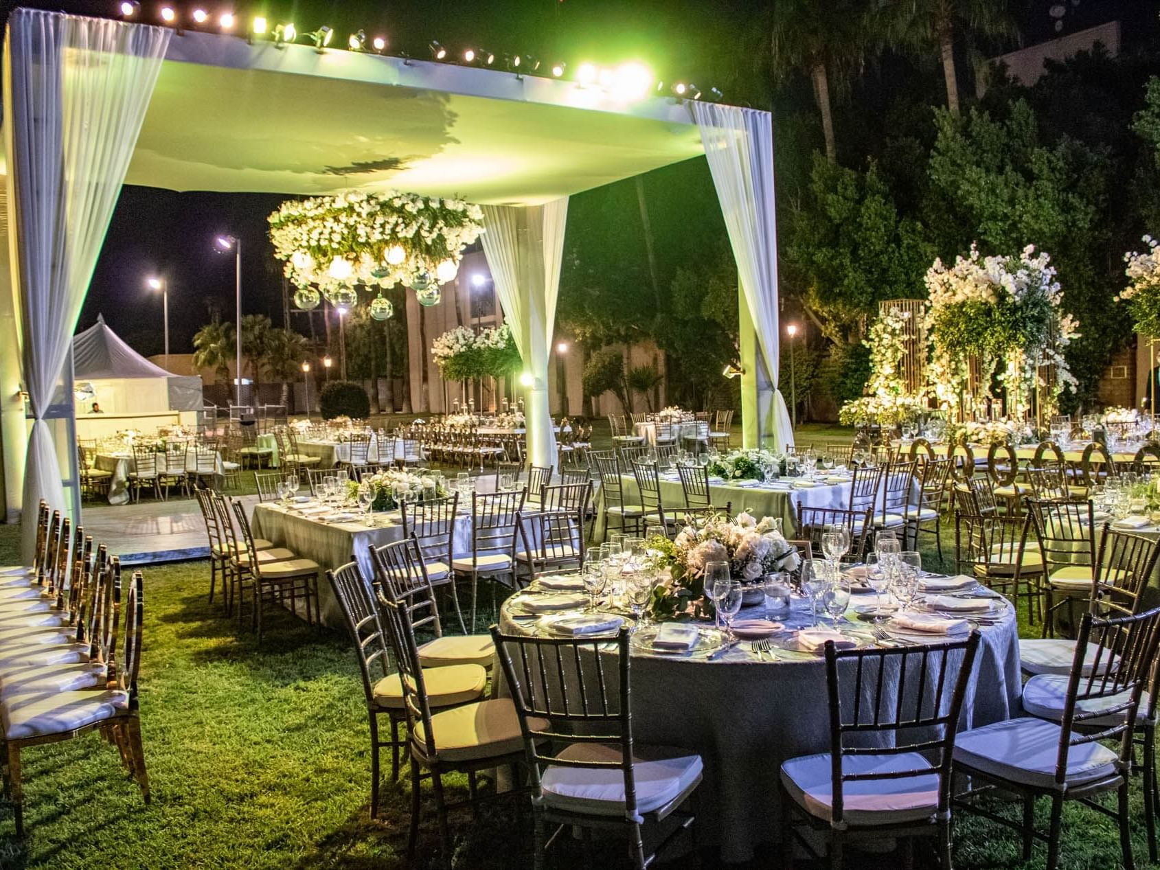 Banquet tables arranged in the Garden at Araiza Mexicali