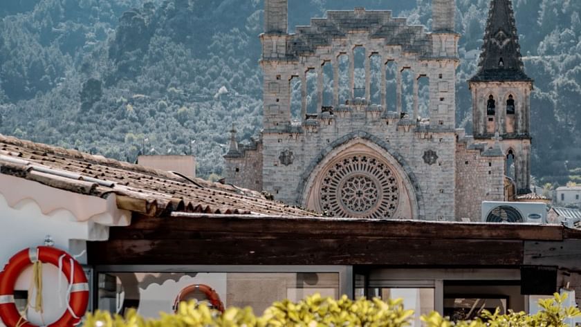 Vista de la iglesia Sant Bartomeu